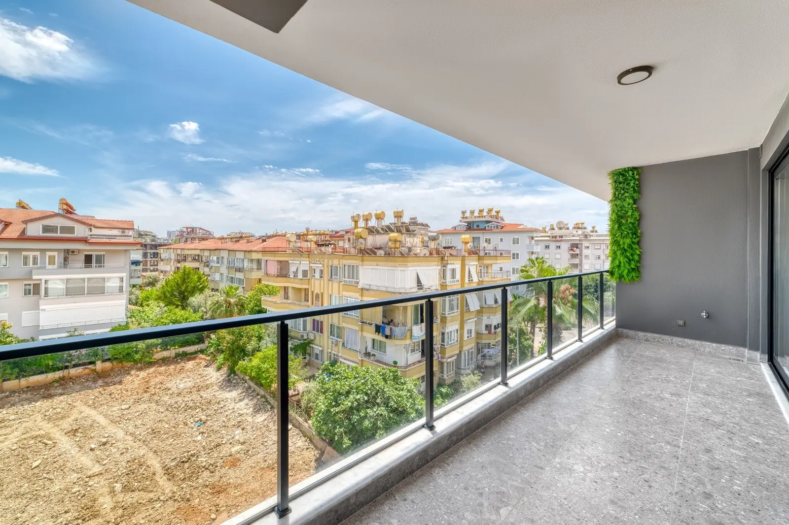 Two-room apartment for sale in Alanya Oba