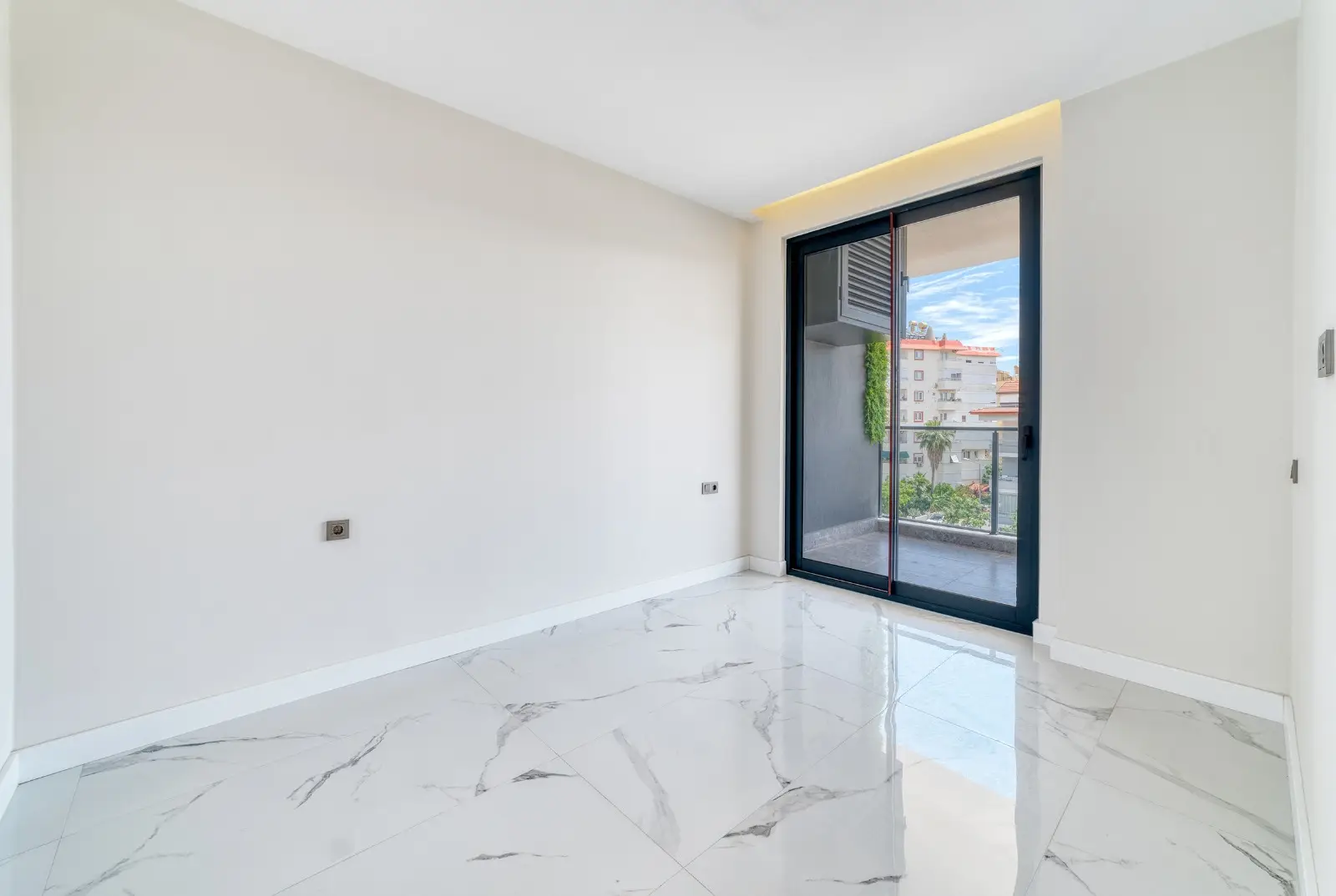 Two-room apartment for sale in Alanya Oba