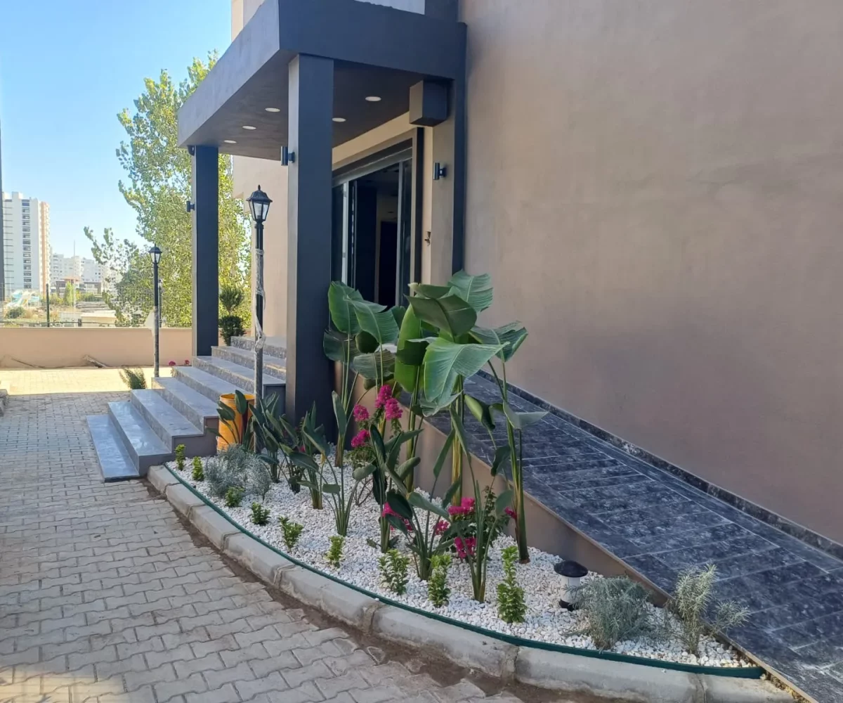 Studio apartment for sale in Mersin Erdemli – exterior view of the 10-story residential complex