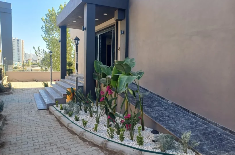 Studio apartment for sale in Mersin Erdemli – exterior view of the 10-story residential complex