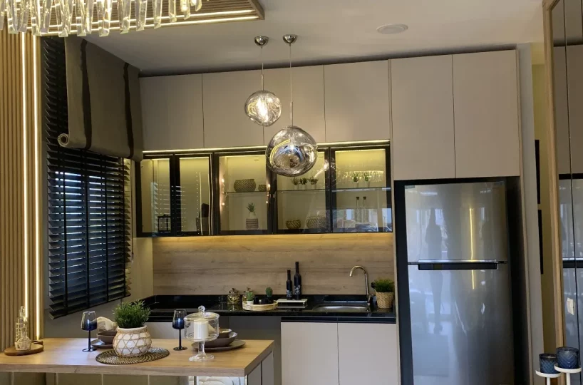 Studio apartment for sale in Mersin Erdemli – exterior view of the 10-story residential complex