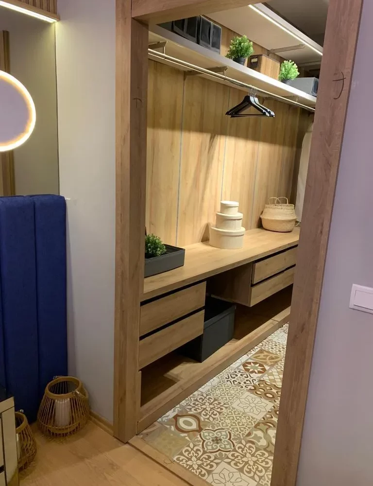 Studio apartment for sale in Mersin Kargipinari – exterior view of the residential complex with pool