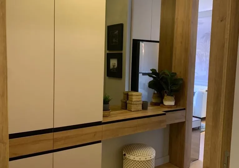 Studio apartment for sale in Mersin Kargipinari – exterior view of the residential complex with pool