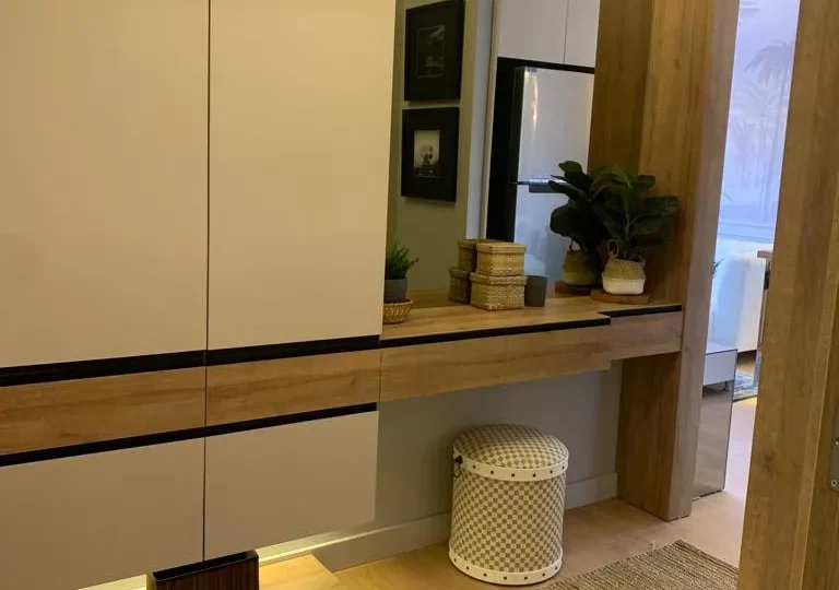 Studio apartment for sale in Mersin Kargipinari – exterior view of the residential complex with pool