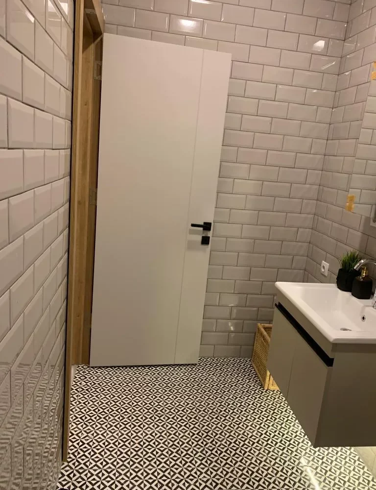 Studio apartment for sale in Mersin Kargipinari – exterior view of the residential complex with pool