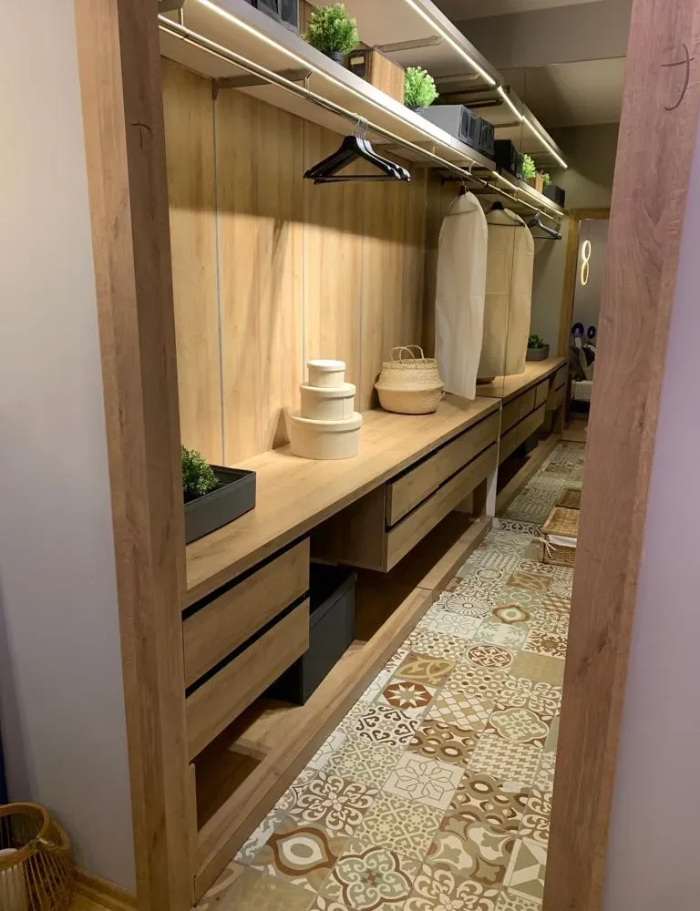 Studio apartment for sale in Mersin Kargipinari – exterior view of the residential complex with pool