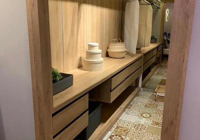 Studio apartment for sale in Mersin Kargipinari – exterior view of the residential complex with pool