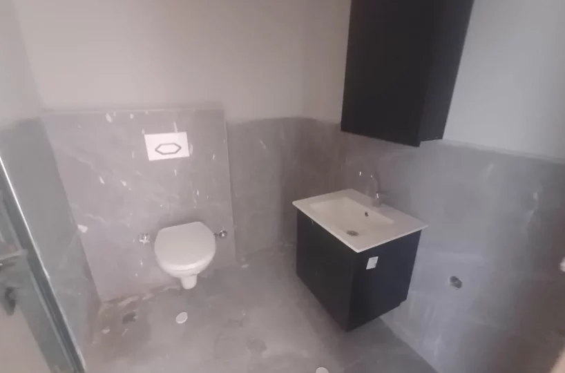Two-room apartment for sale in Mersin Erdemli near sea – view of the nearby coastline 500m away