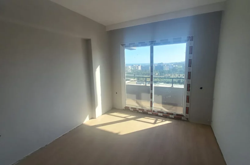 Two-room apartment for sale in Mersin Erdemli near sea – view of the nearby coastline 500m away