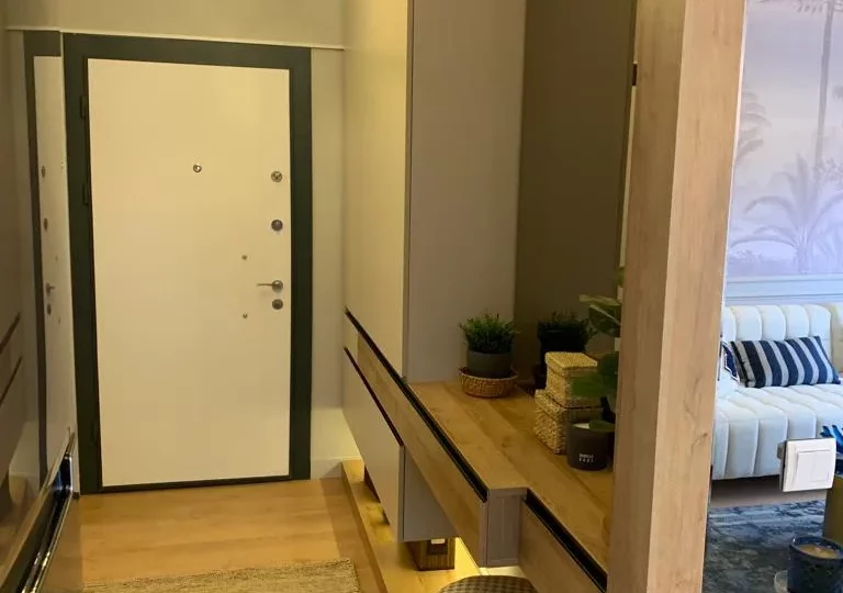 Two-room apartment for sale in Mersin Erdemli near sea – view of the nearby coastline 500m away