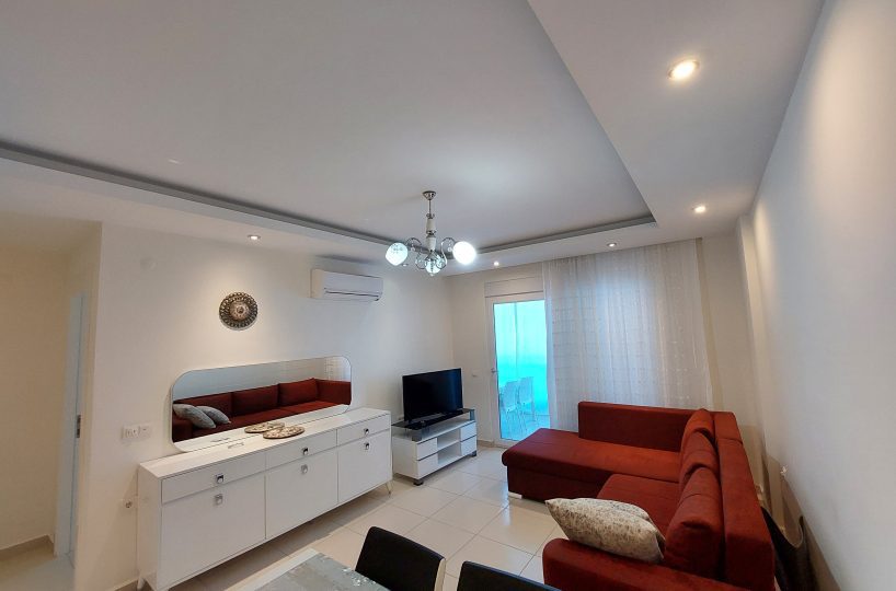 Fully furnished two-room apartment in Alanya Kestel for sale – cozy living room with practical design