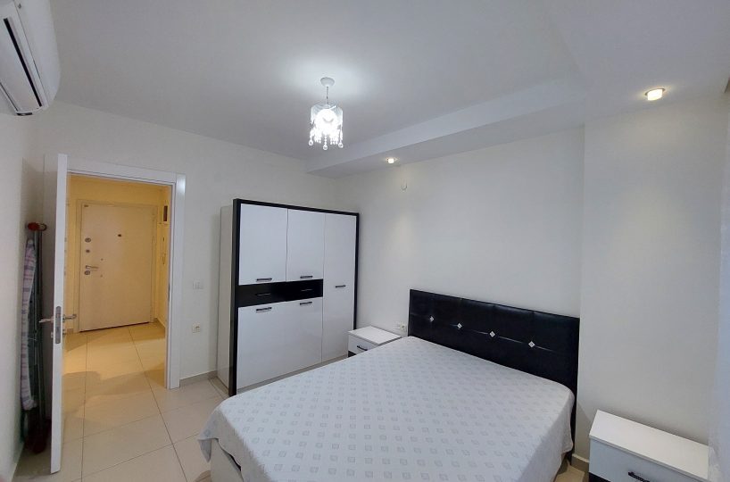 Fully furnished two-room apartment in Alanya Kestel for sale – cozy living room with practical design