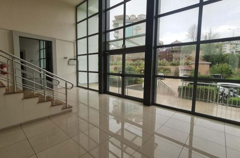 Fully furnished two-room apartment in Alanya Oba for sale