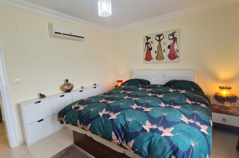 Fully furnished two-room apartment in Alanya Oba for sale