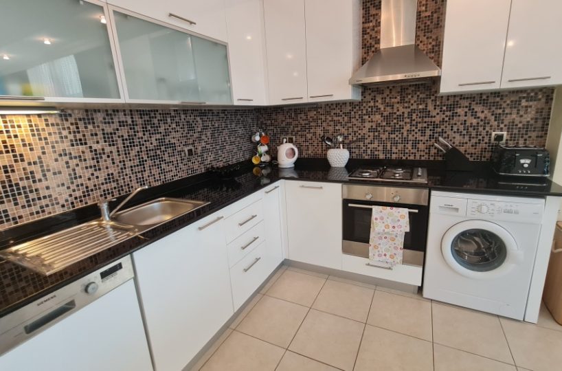 Fully furnished two-room apartment in Alanya Oba for sale