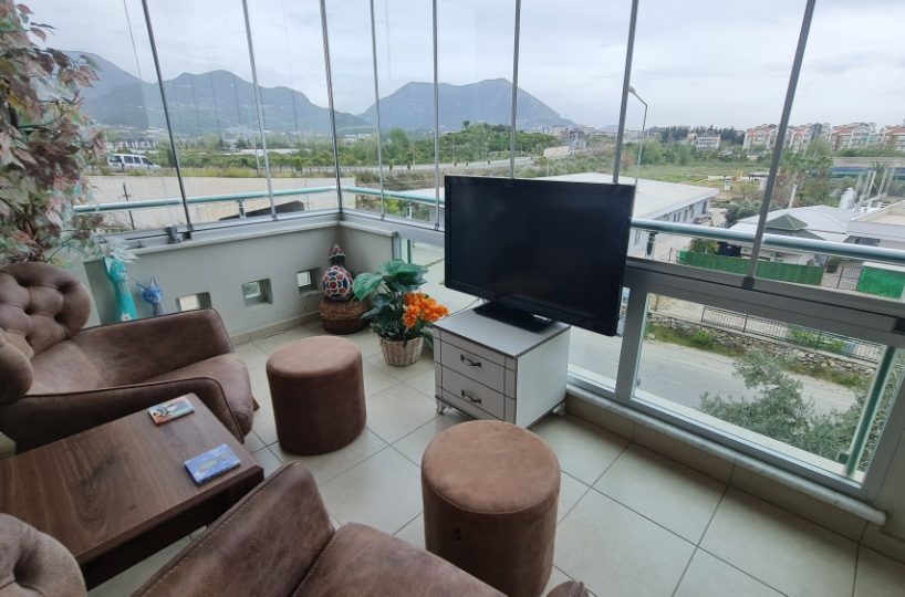 Fully furnished two-room apartment in Alanya Oba for sale