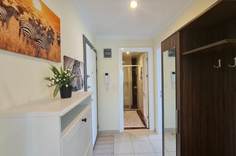 Fully furnished two-room apartment in Alanya Oba for sale