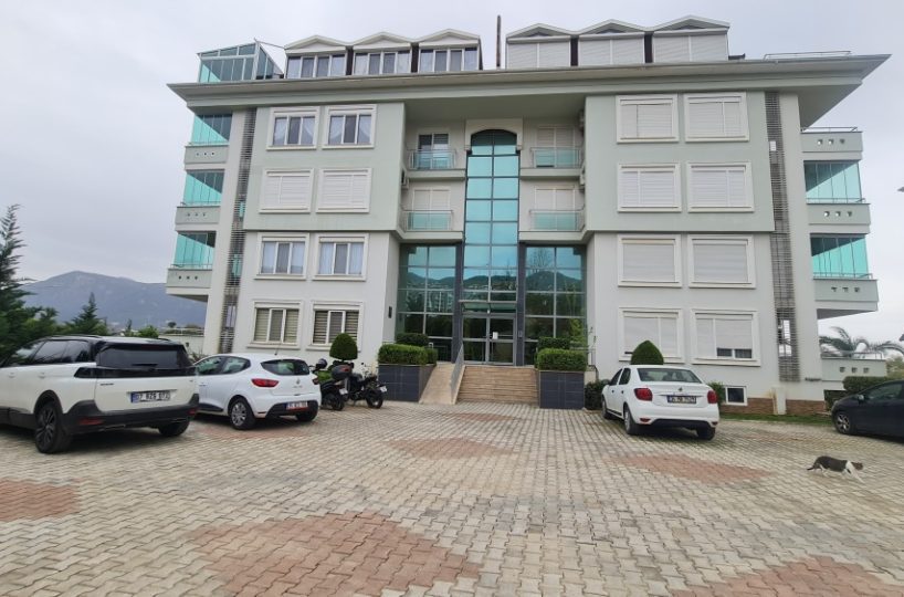 Fully furnished two-room apartment in Alanya Oba for sale