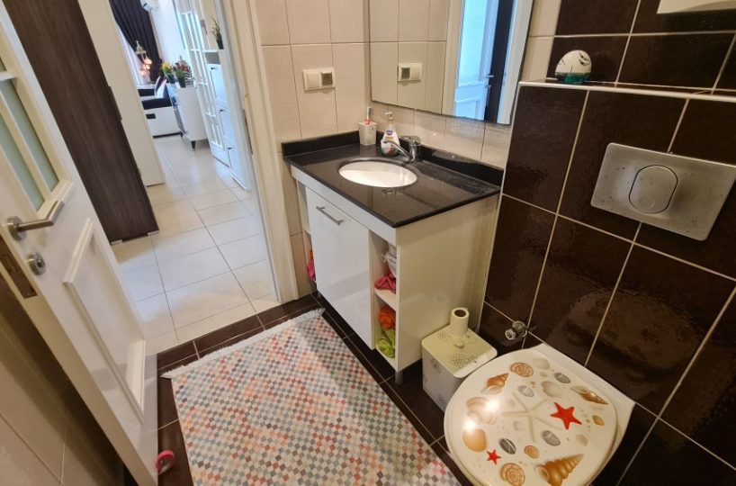 Fully furnished two-room apartment in Alanya Oba for sale