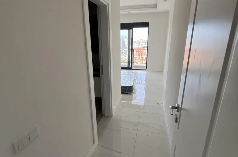 Two-bedroom apartment for sale in Mahmutlar Alanya – exterior view of the residential building in Mahmutlar