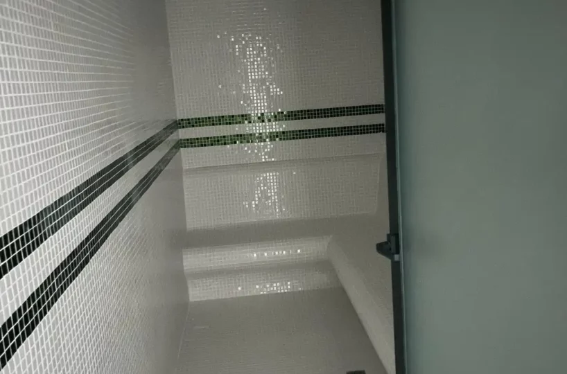 Two-bedroom apartment for sale in Mahmutlar Alanya – exterior view of the residential building in Mahmutlar